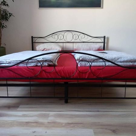 Hostel Awangarda Poznan Bagian luar foto