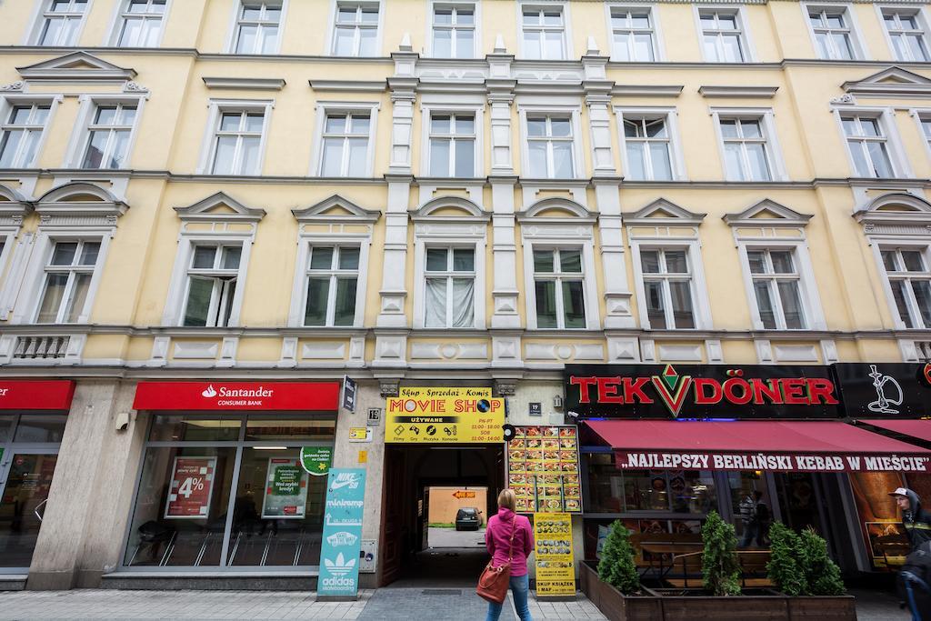 Hostel Awangarda Poznan Bagian luar foto