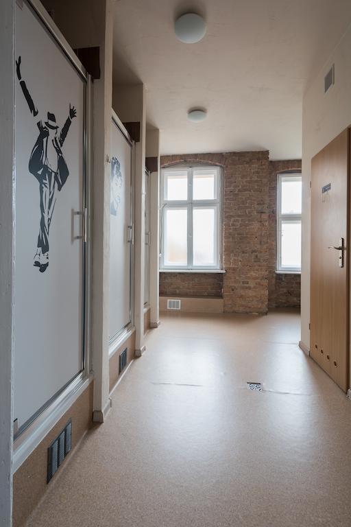 Hostel Awangarda Poznan Bagian luar foto