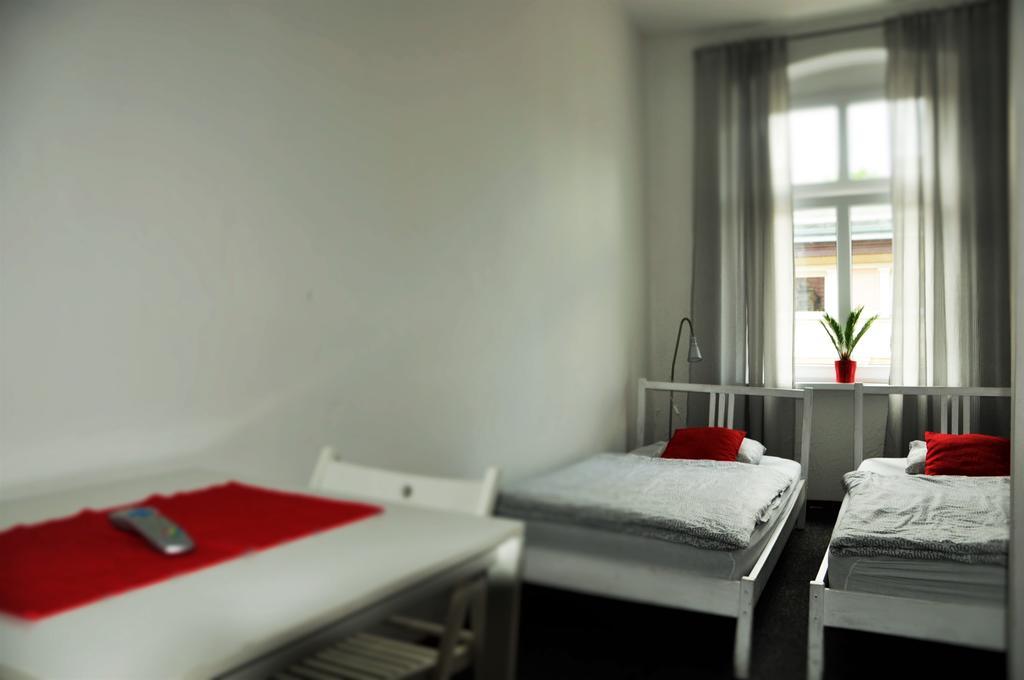 Hostel Awangarda Poznan Bagian luar foto