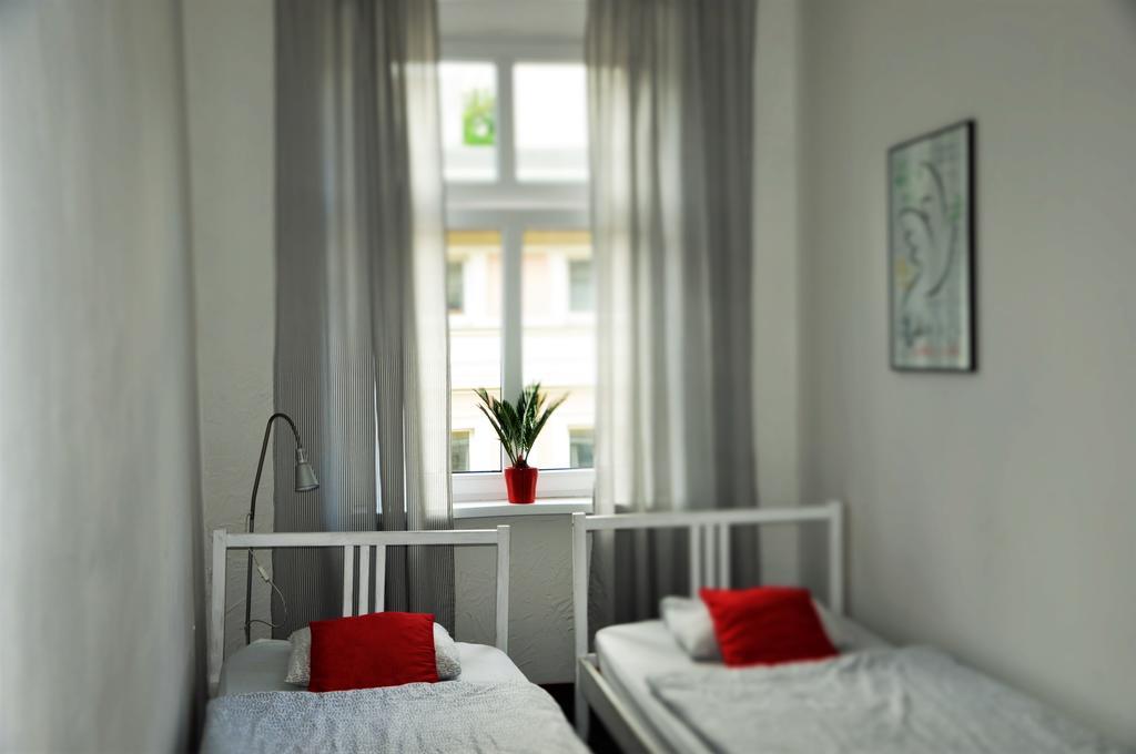 Hostel Awangarda Poznan Bagian luar foto