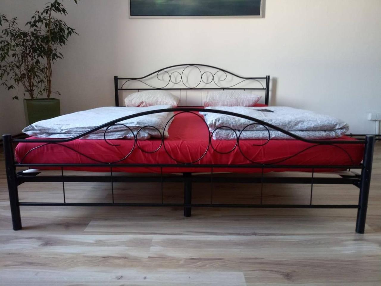 Hostel Awangarda Poznan Bagian luar foto